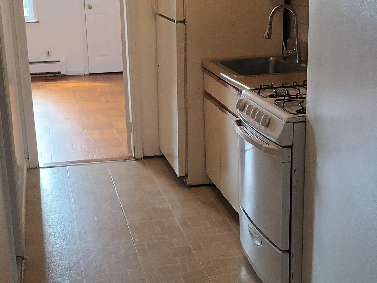 1 bed, 500 sqft, $1,800 — Photo 4