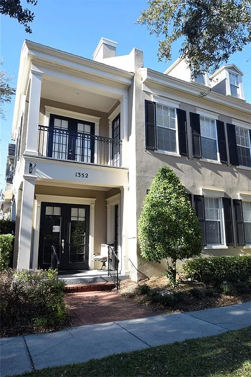 3 bed, 2.5 bath, 2150 sqft, $3,900 — Photo 3