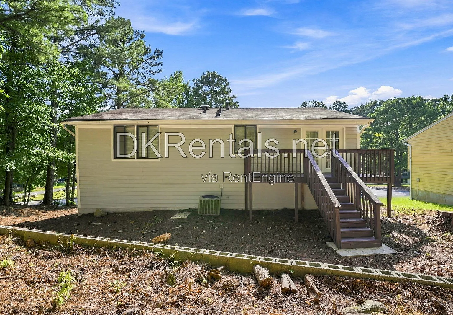 3 bed, 1.5 bath, 1054 sqft, $1,695 — Photo 3