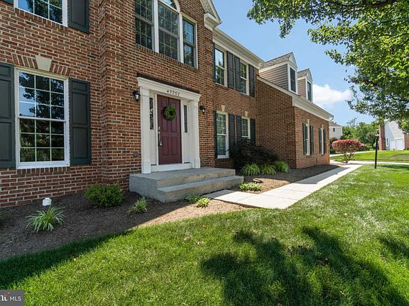 2nd image of 43207 Rockfield Ct