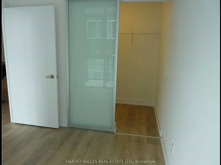 128 Fairview Mall Dr #810 — Photo 4