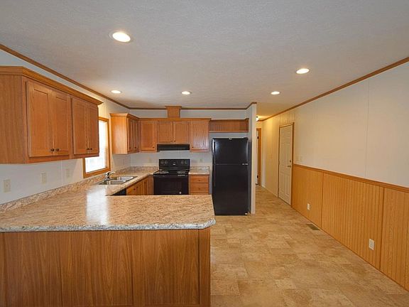 5th image of 172 Pembrooke Dr