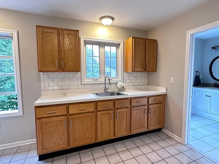 68 Lake St #2 — Photo 4
