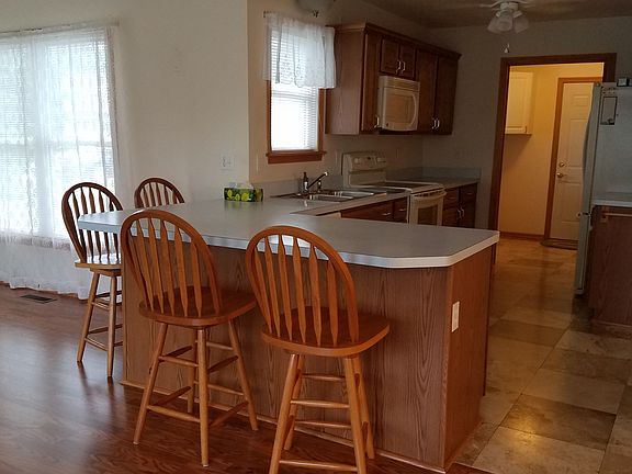 4th image of 920 Lauren Ct