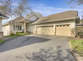 999 Nine Mile Cv E, Hopkins, MN 55343