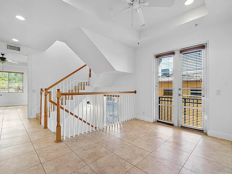 811 S Federal Hwy #4 — Photo 18