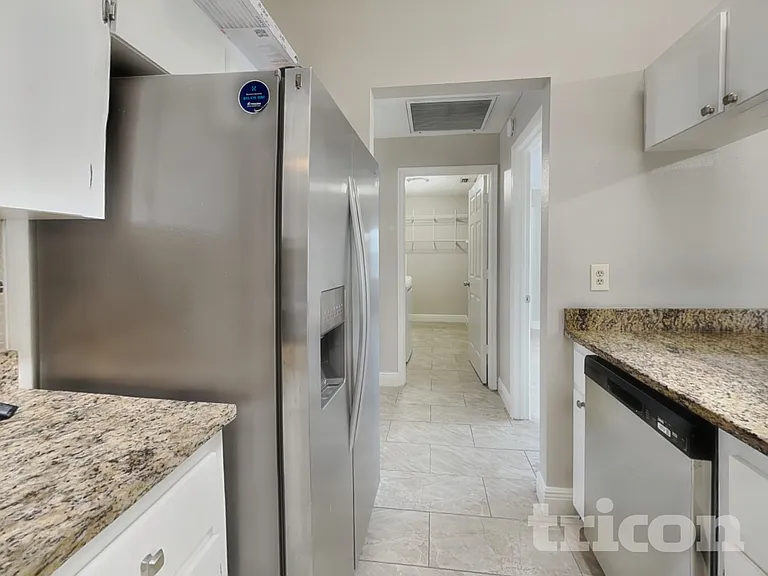 488 Northview St — Photo 4