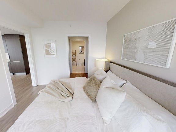 3rd image of 729 N Kingsbury St #1101