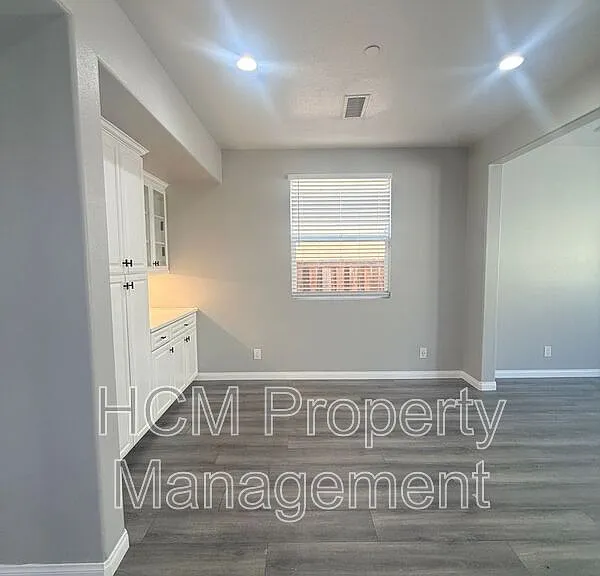 8043 E Loftwood Ln — Photo 10
