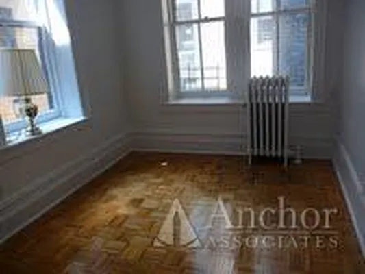 Rented by Anchor Associates | media 11