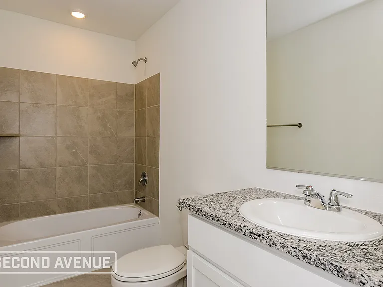 1947 Aves Glen Ln — Photo 18