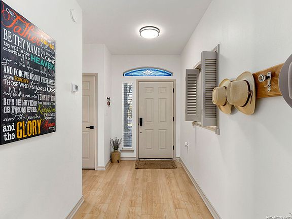 5th image of 1044 EDINBURGH DR #1044