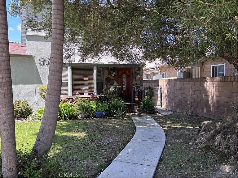 4565 E Carson St — Photo 23