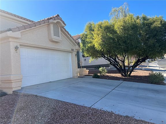 4th image of 9421 Amber Valley Ln