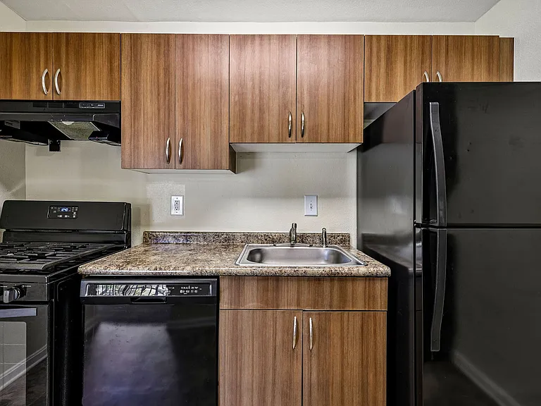 North Hills Apartments — Photo 14