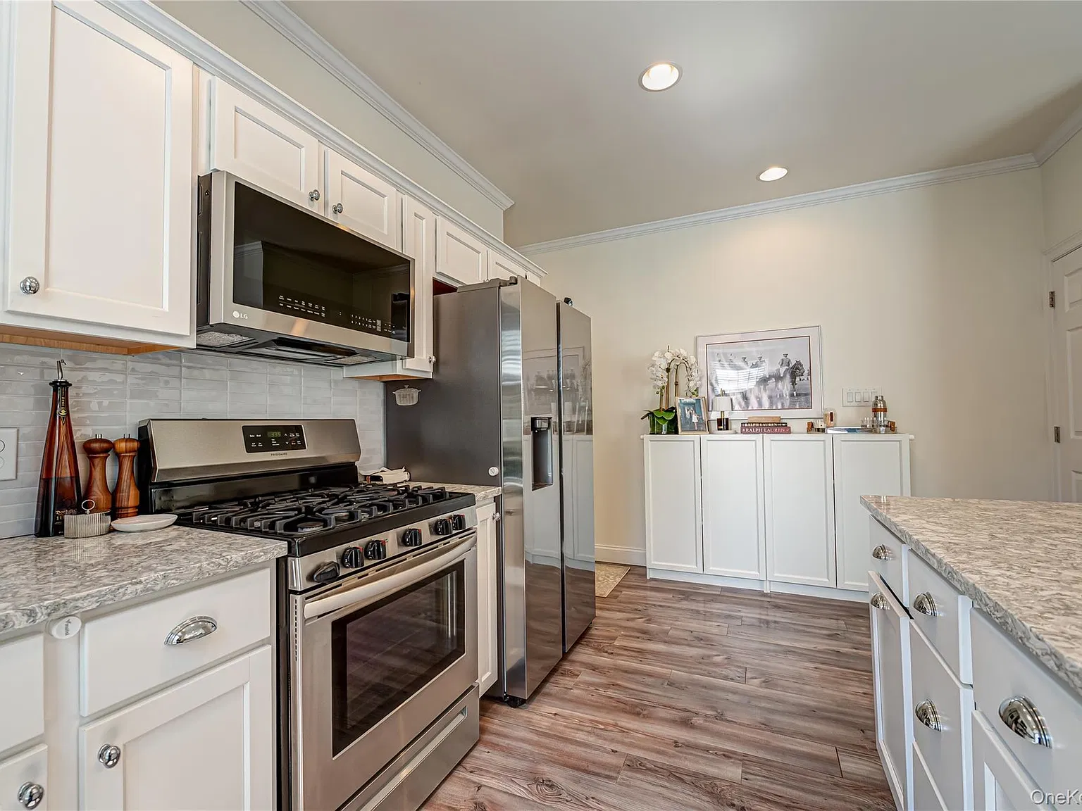 2 bed, 2.5 bath, 1200 sqft, $4,950 — Photo 3