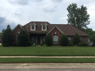 6235 Lauren Cir, Tupelo, MS 38801