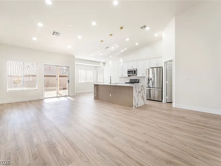 9205 Desert Village Ave — Photo 10