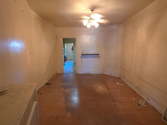 5th image of 4809 N Hutchinson St