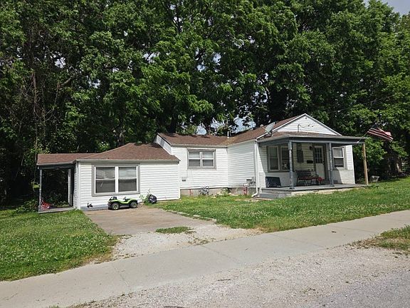 3rd image of 1725 N Fremont Ave