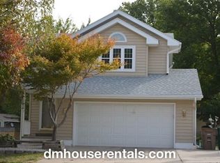 421 N Hickory Blvd, Pleasant Hill, IA 50327