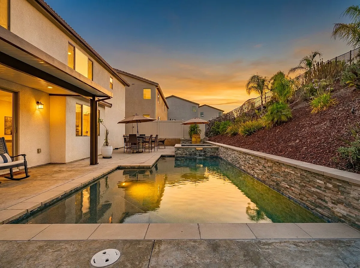 5 bed, 3337 sqft, $6,950 — Photo 1