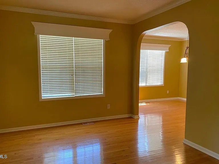 3117 Cregler Dr — Photo 3