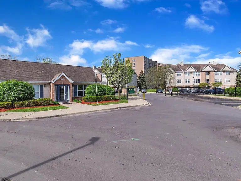 Hamlin Place Estates — Photo 17