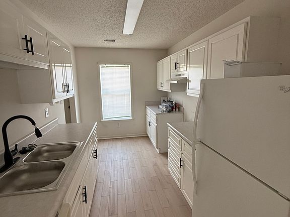 3rd image of 228 Twin Eagles Dr