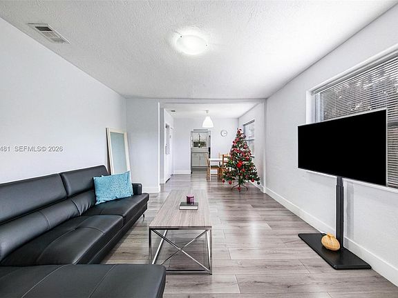 4th image of 1244 NW 45th St