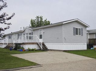 218 Oak Wood Dr NW, Edmonton, AB T6P0A3