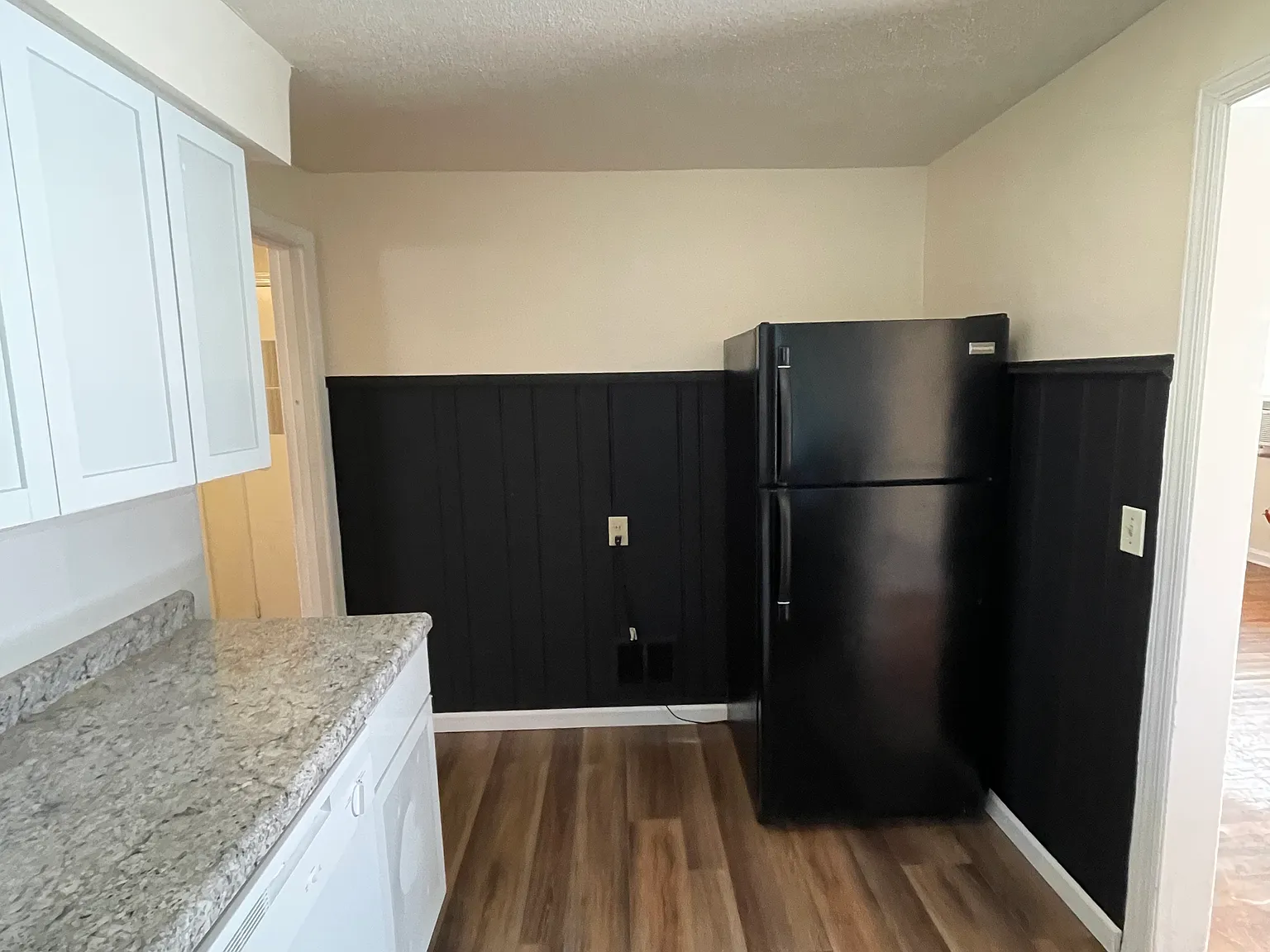 2 bed, 900 sqft, $1,350 — Photo 2