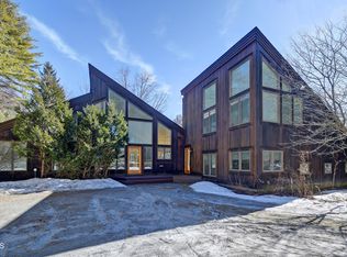 17 Wheatley Dr, Stockbridge, MA 01262