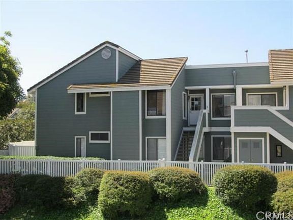 2nd image of 25 Bridle Ln
