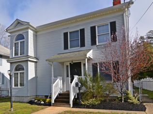 45 Compton St, Belford, NJ 07718