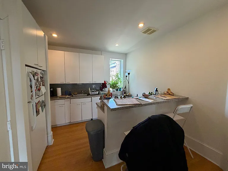 2114 Pine St #3F — Photo 6