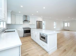 35B Dunwood Rd, Pt Washington, NY 11050
