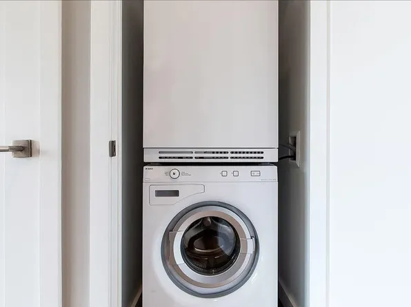 123 Parkside Avenue image 7 of 25