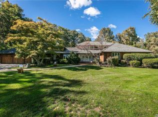 18 Golf Club Rd, Saint James, NY 11780