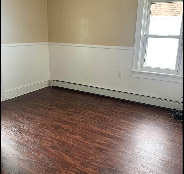 382 E Grove St — Photo 12