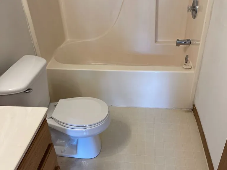 1602 Paris Rd — Photo 12