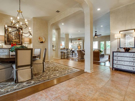 4th image of 3419 Albizi Way