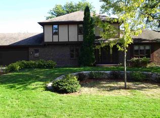 1831 Lakeshore Dr, Menasha, WI 54952