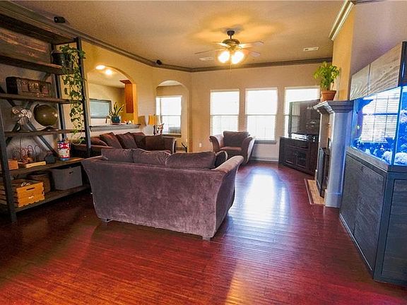 4th image of 303 W Hayden Blvd