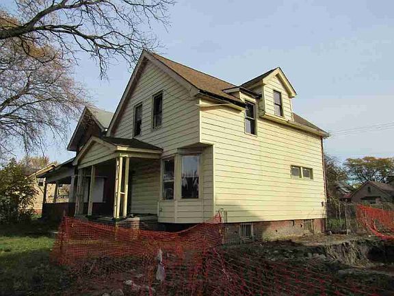 6052 Beechwood