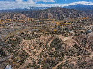 54 El Potrero Rd, Chimayo, NM 87522