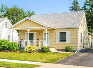 914 Esther Ave, Sycamore, IL 60178