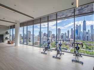 901 N Orleans St, Chicago, IL 60610