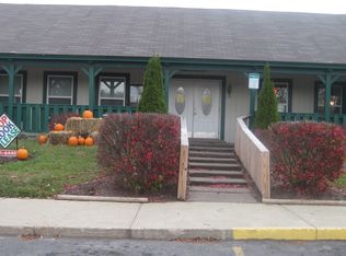 1 Chisholm Trl, Mooresville, IN 46158