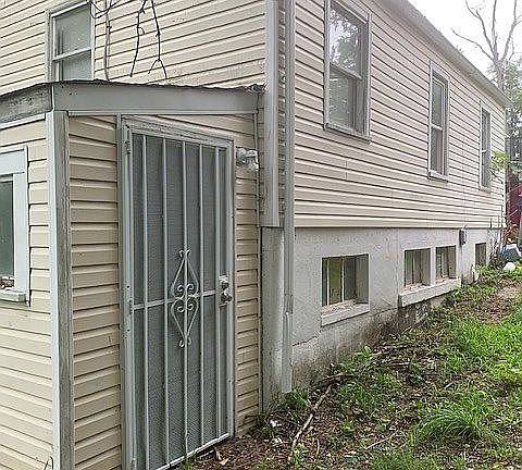 5th image of 15429 Bramell St